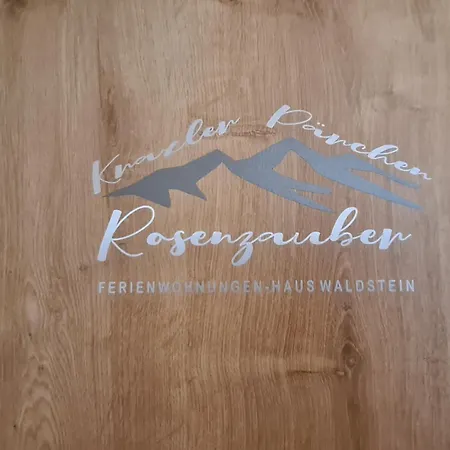 Rosenzauber Kraxler Paerchen Apartament Weißenstadt