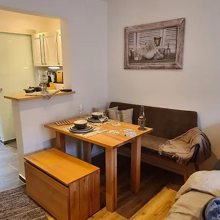 Rosenzauber Kraxler Paerchen Apartment